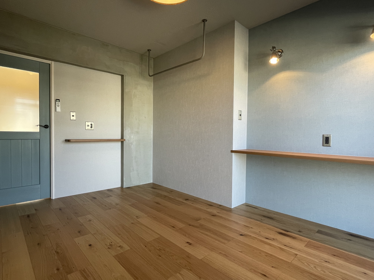 ドアノブやスイッチ類までこだわられています