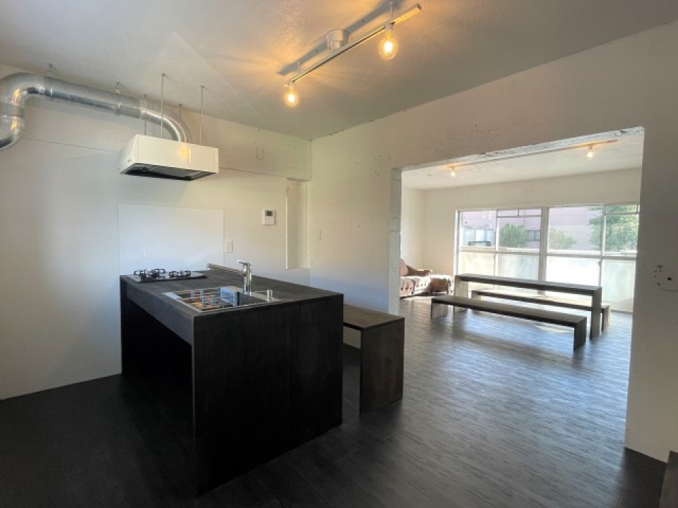 キッチンスペースからLDKを見渡すことが出来ます