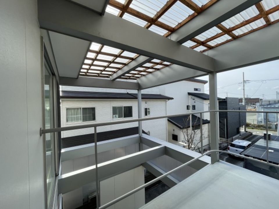 晩酌しながらしっぽりと過ごすのにぴったりなバルコニー