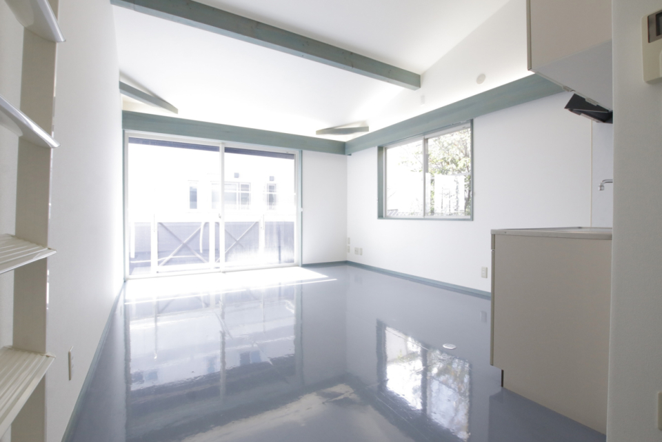 南向きで明るい10帖のLDK