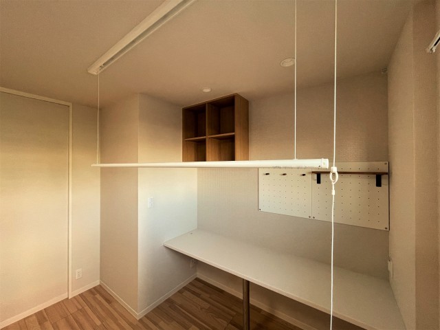 天井には室内干しが隠れています