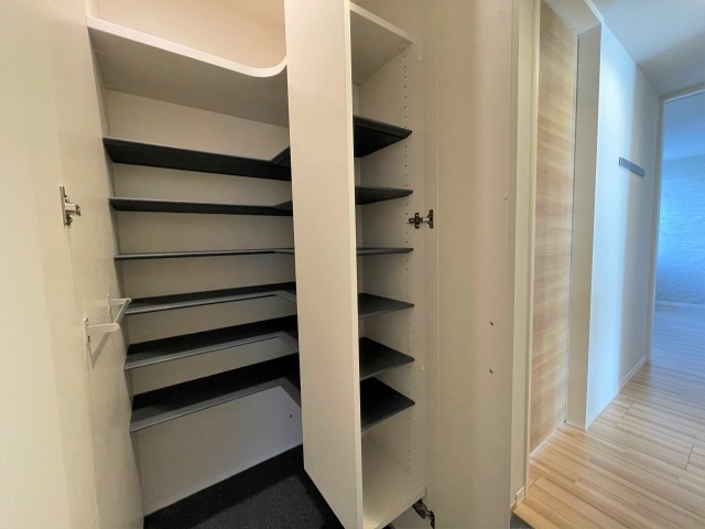 シューズボックス、驚きの奥行きなので、玄関をすっきりさせられますね