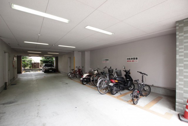 駐輪場も屋根の下♪