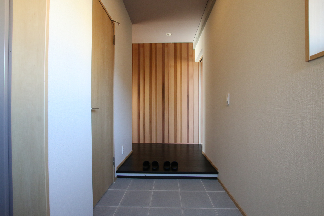 玄関から既に高級感を感じる。