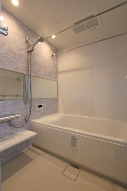 高級感のある浴室。