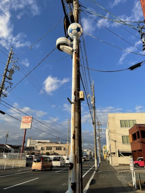 ジュビロードは磐田駅から続くメインストリート。車も人も良く通ります。