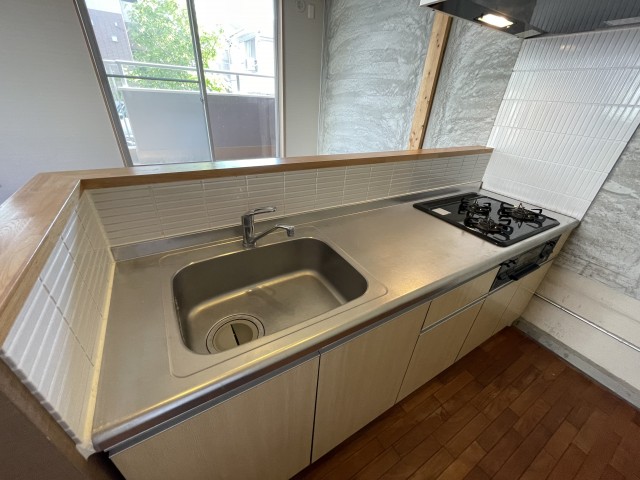 対面式のキッチン。