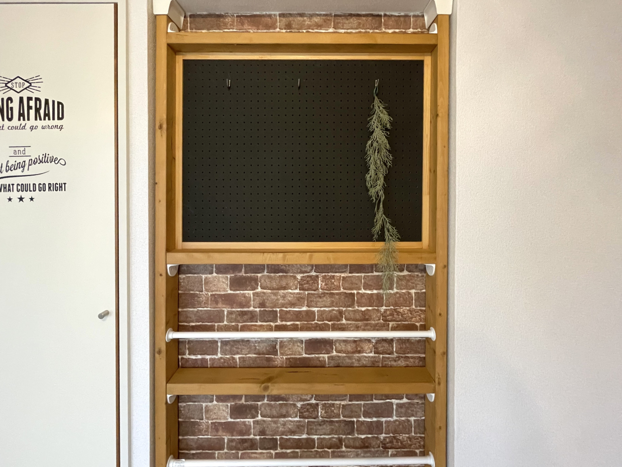 有効ボードにはドライフラワーを飾ったりキーホルダーを掛けたり、、