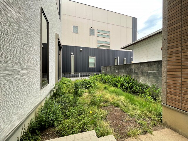 庭も付いていますよ！！！