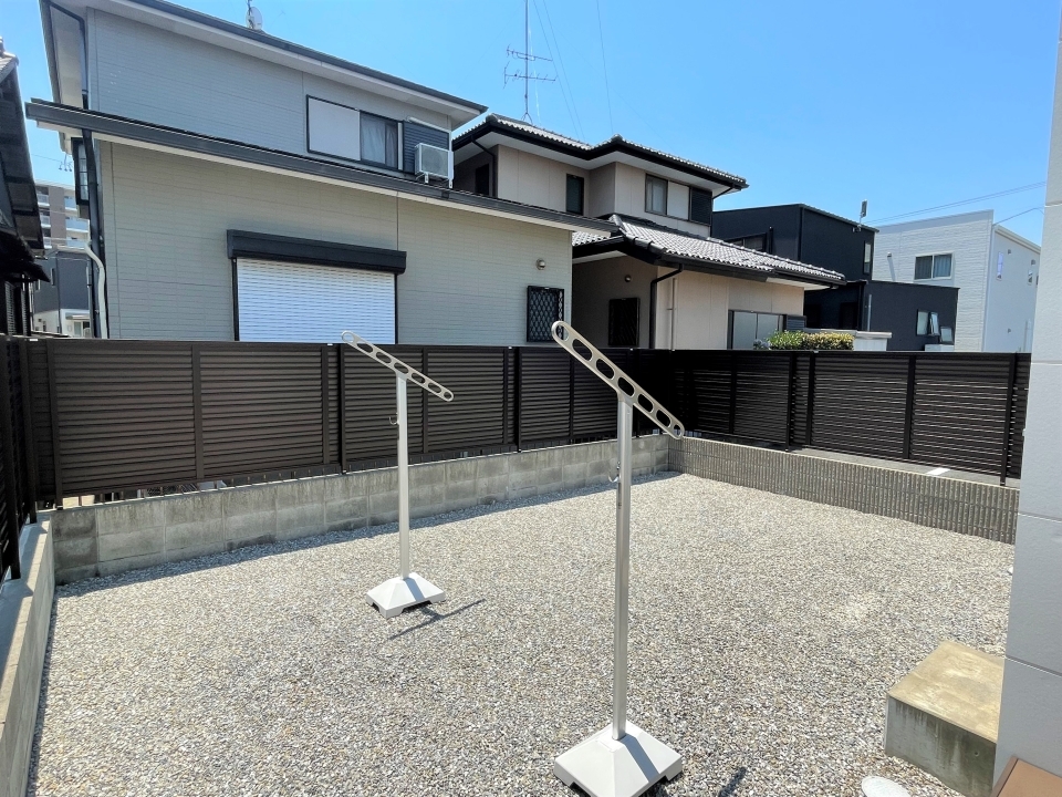 庭スペース。広々として思いっきり遊べます！