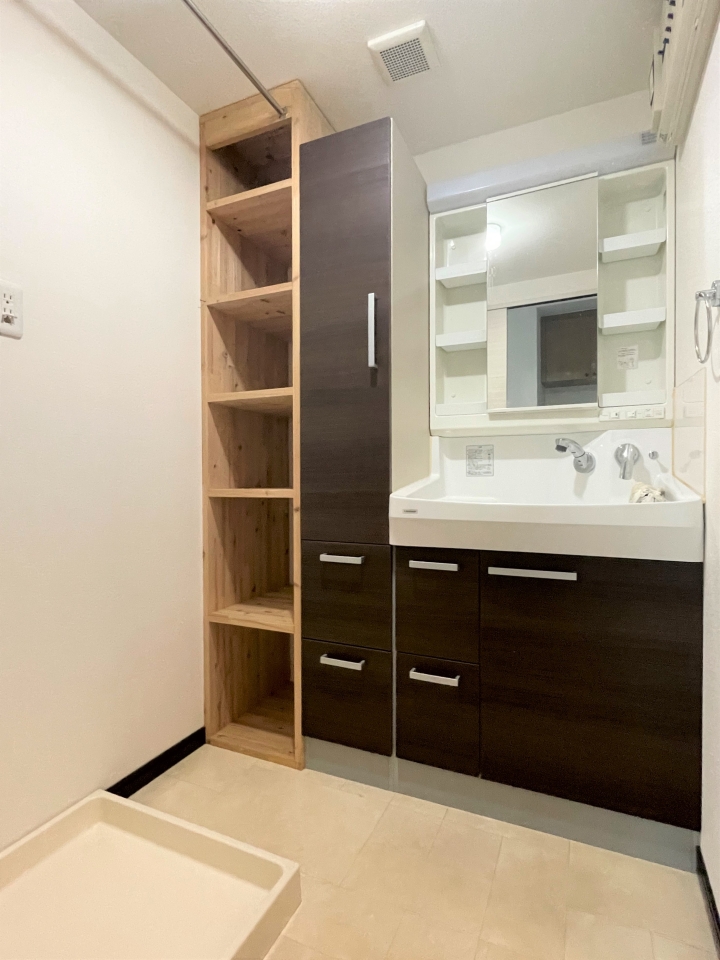 収納スペースたくさんの洗面所