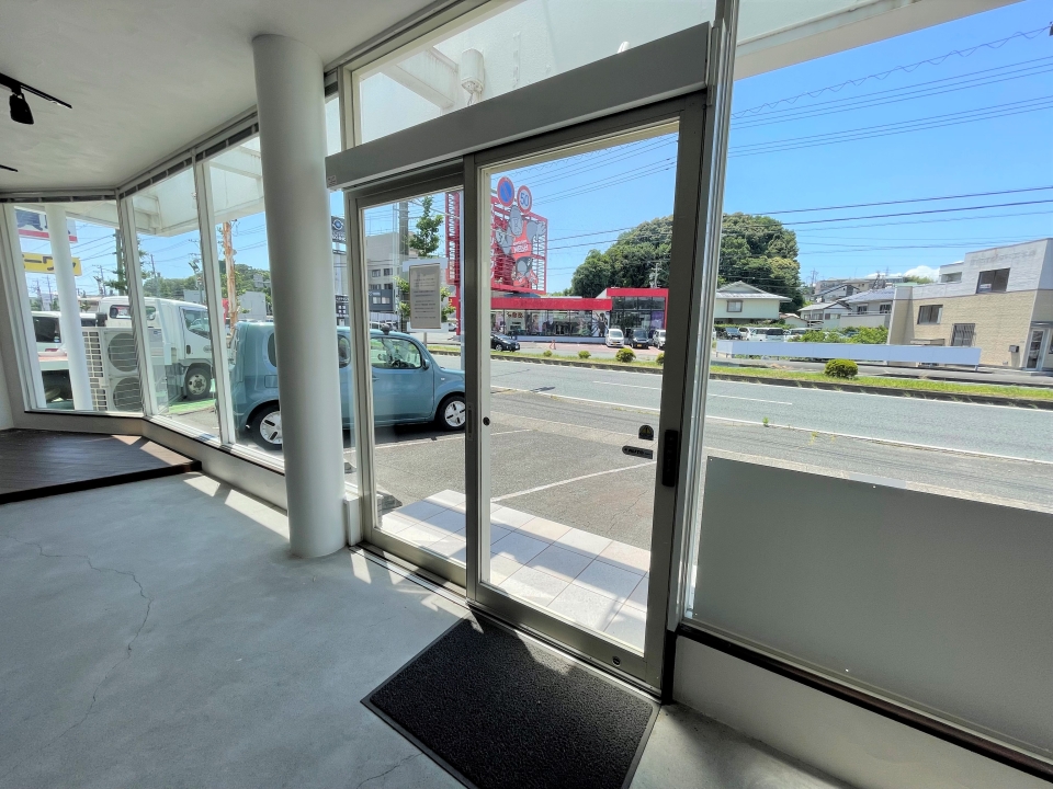 1Fショールーム　入口