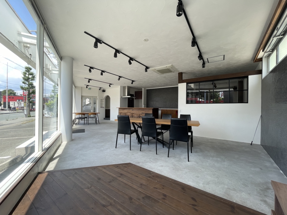 1Fショールーム　南側