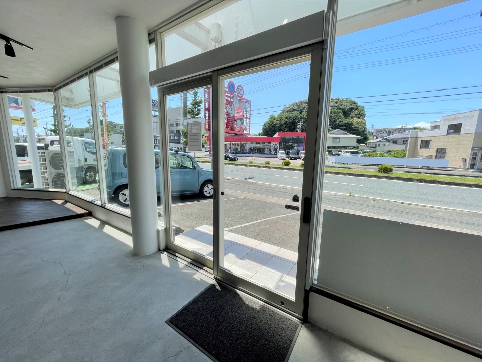 1Fショールーム　入口