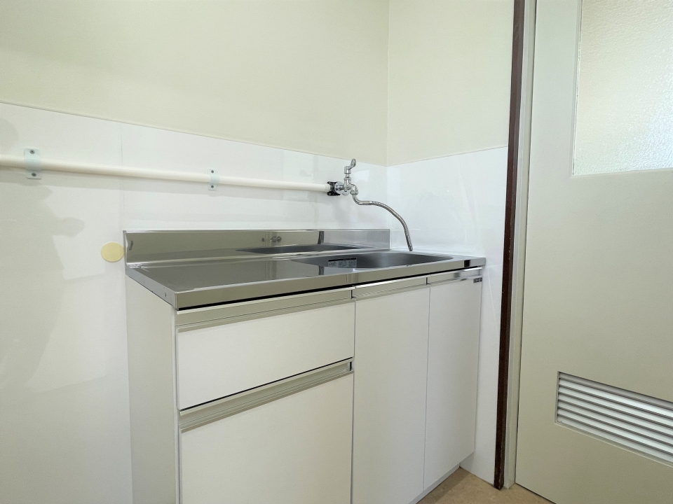 小さなキッチンスペースで簡単な調理ならここで。