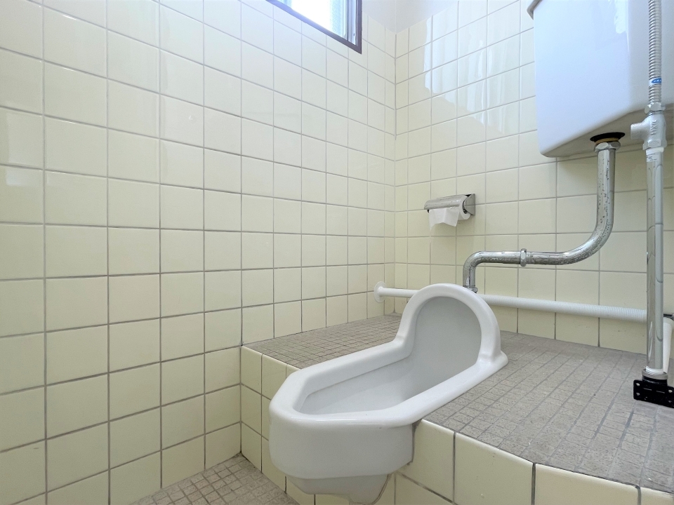 懐かしい和式のトイレ。