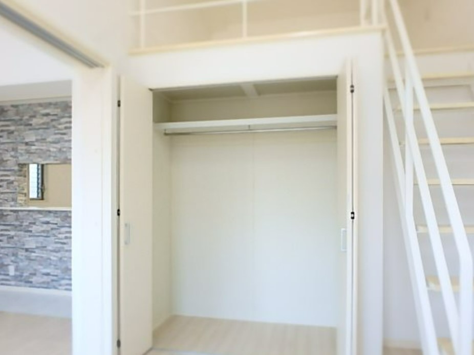 ロフトの下は大きめ収納