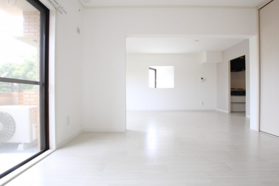 無になれる透き通った真っ白なお部屋。