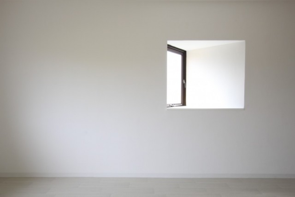 そんな白い空間に差し込む陽の光。