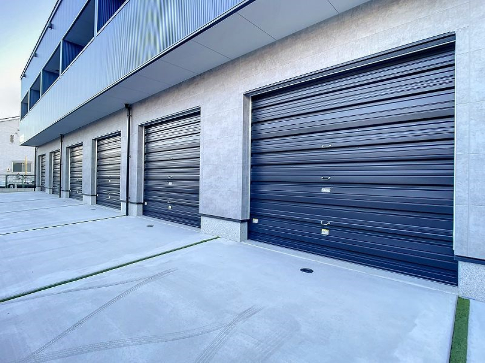 シャッター前にも1台停められます