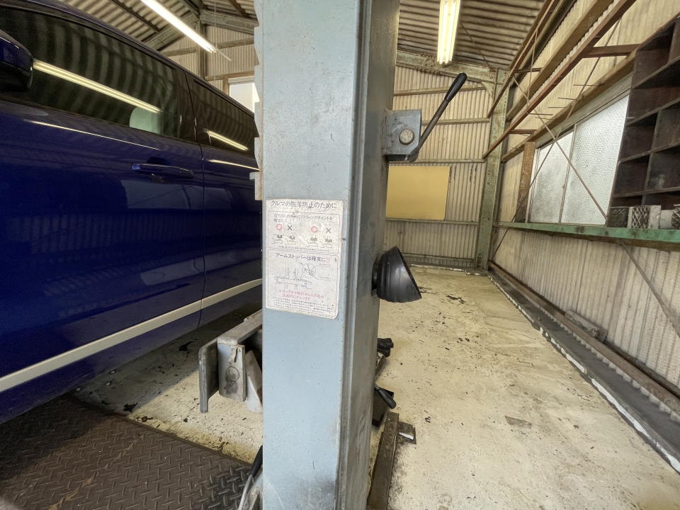 リフトアップジャッキは古いが使えるそうです。