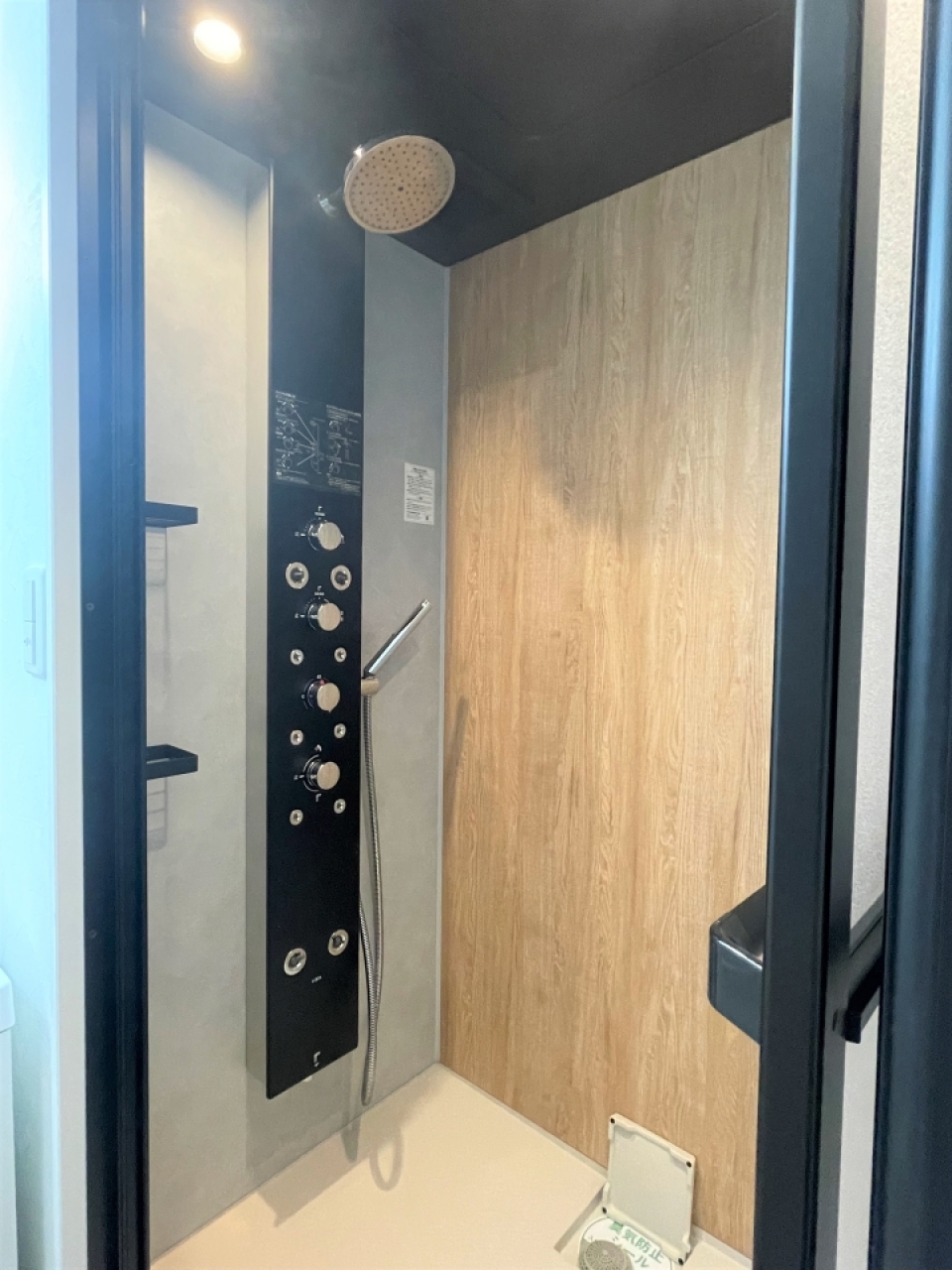 かっこよすぎるシャワールーム