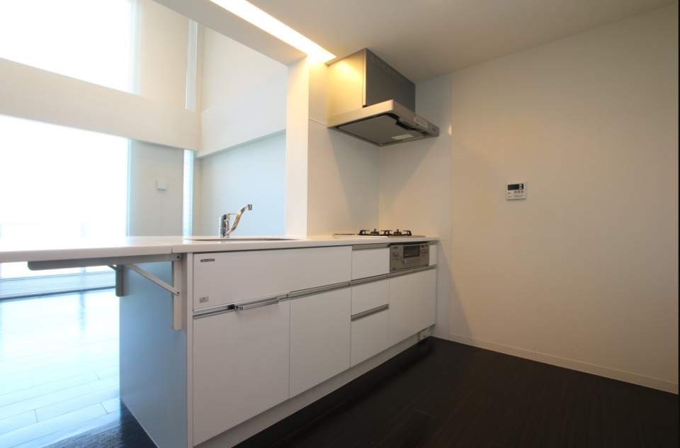 折り畳みテーブルが付いた利便性溢れるキッチン