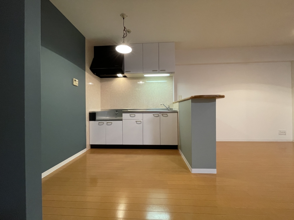 キッチンカウンターの高さは約1.1m