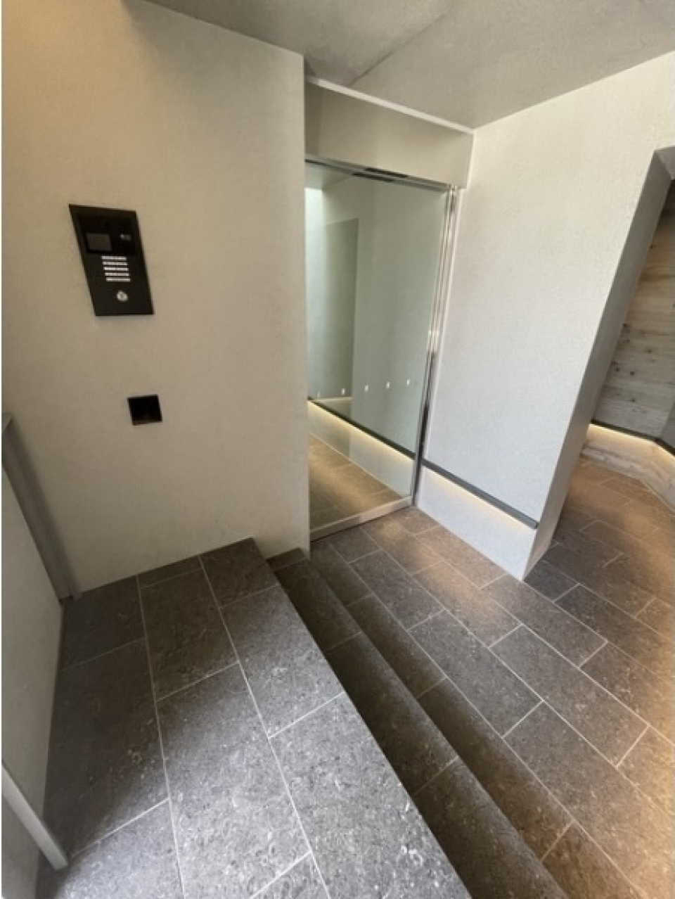 ラグジュアリーなエントランス。 ※写真はイメージです。