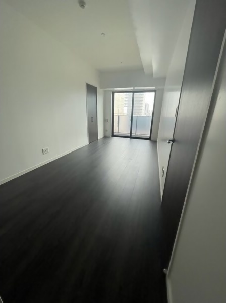 こちらは縦長い9.5帖の洋室。 ※画像はイメージです。