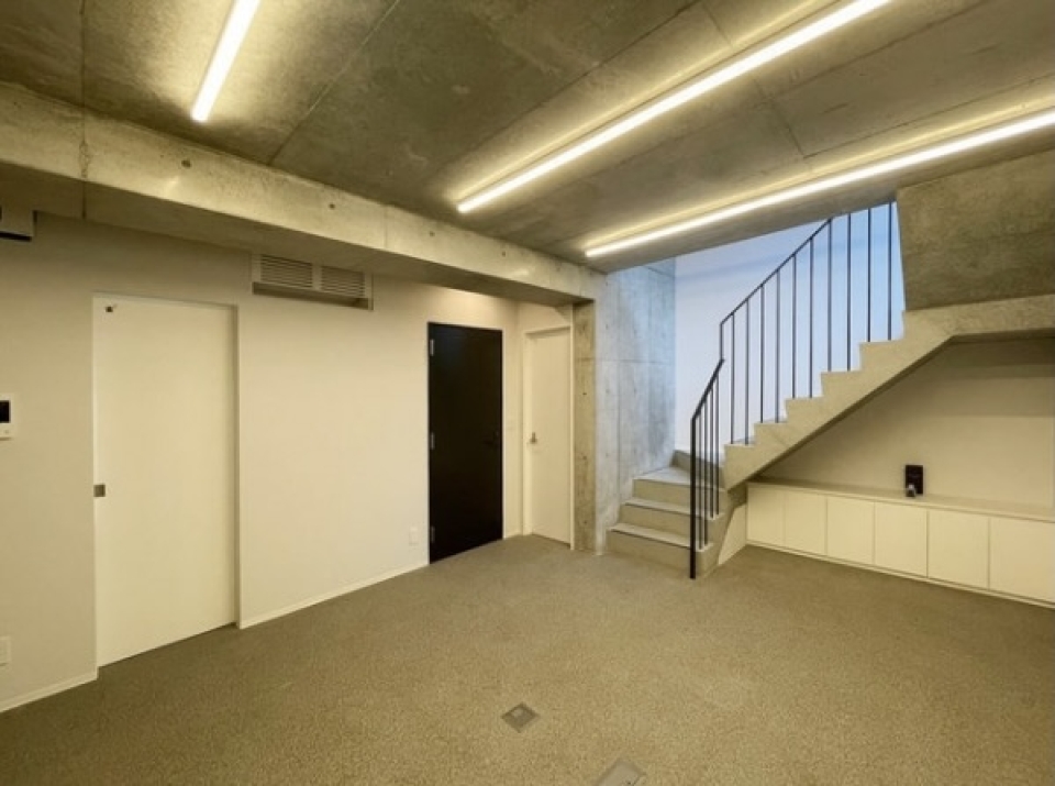 階段を下った先は11.9帖のリビングダイニング。　※写真はイメージです。