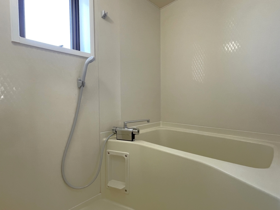 お風呂には窓付きが嬉しいポイント