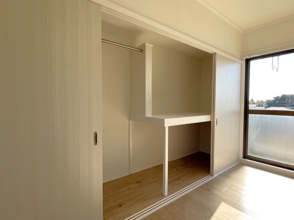 壁一面の広さのクローゼット付き