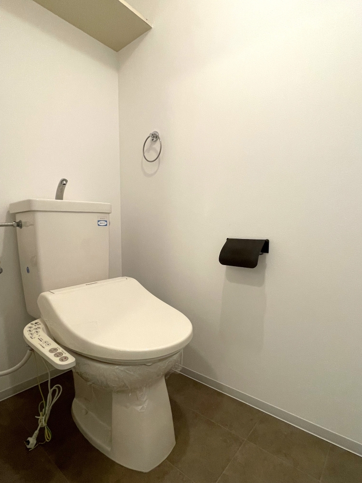 トイレ。棚付きです！