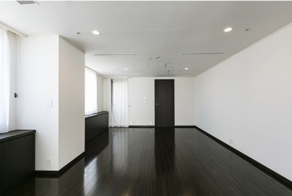 奥の扉を進むと、、、　※写真はイメージです。