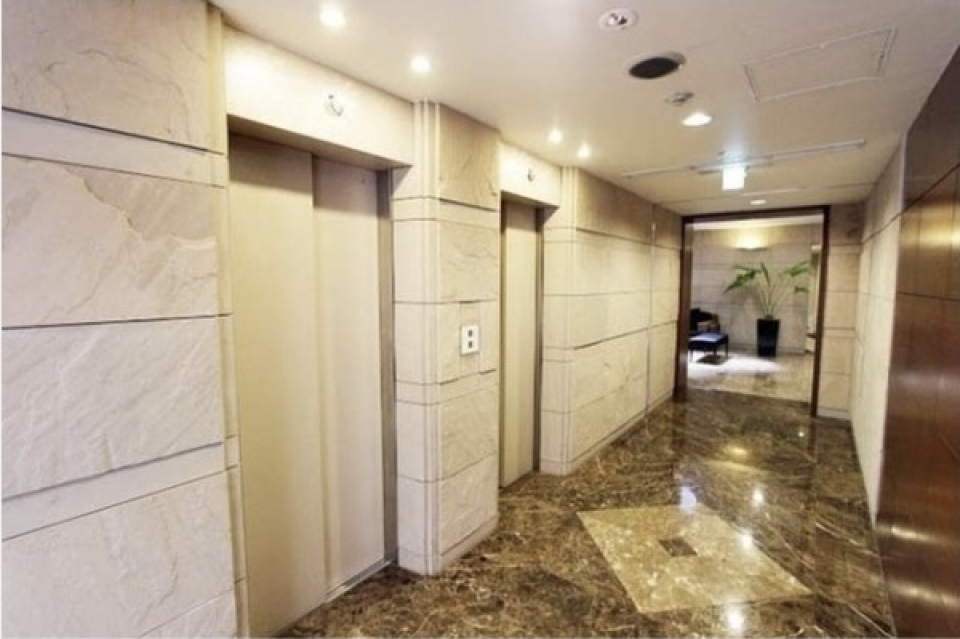 エレベーターは4基。　※写真はイメージです。