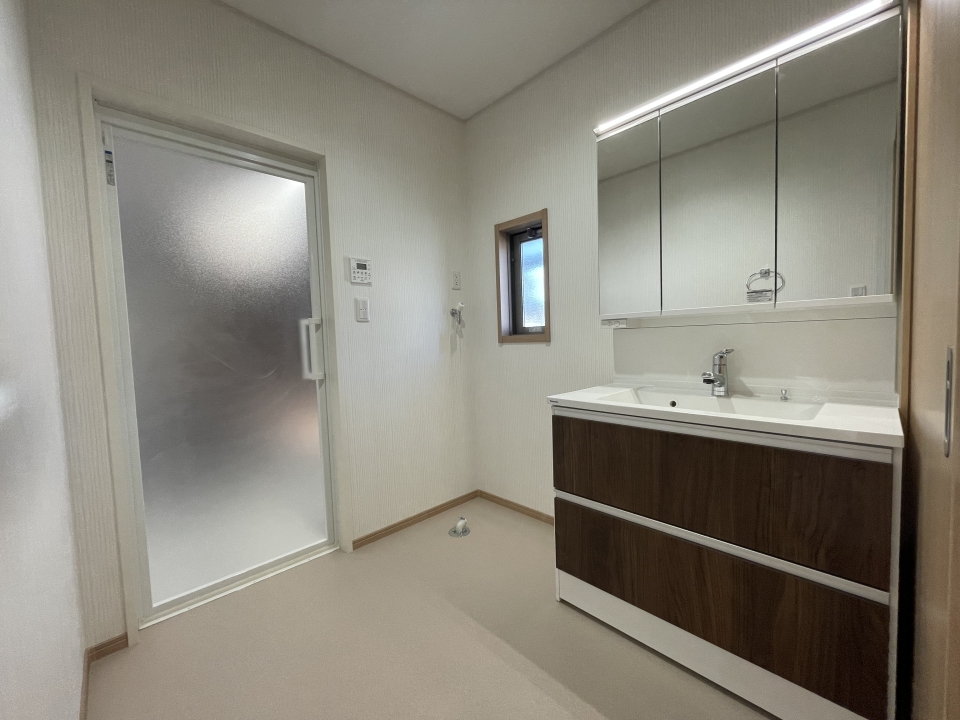 大きくてキレイな洗面台！