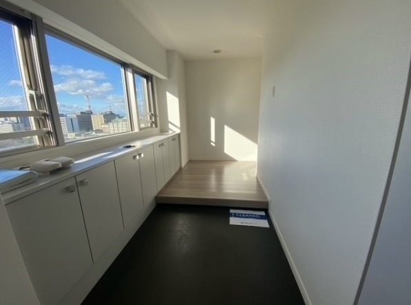 玄関は三和土スペースが広い。青い空が美しい！　※画像はイメージです。