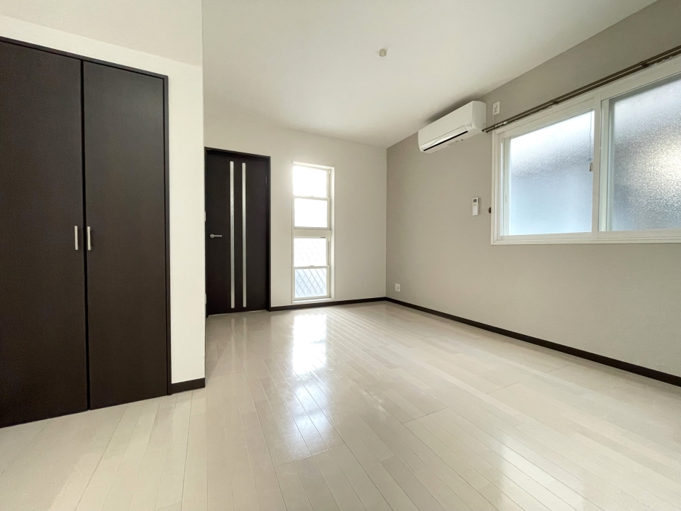 変わった形ですが十分な広さのLDK♪