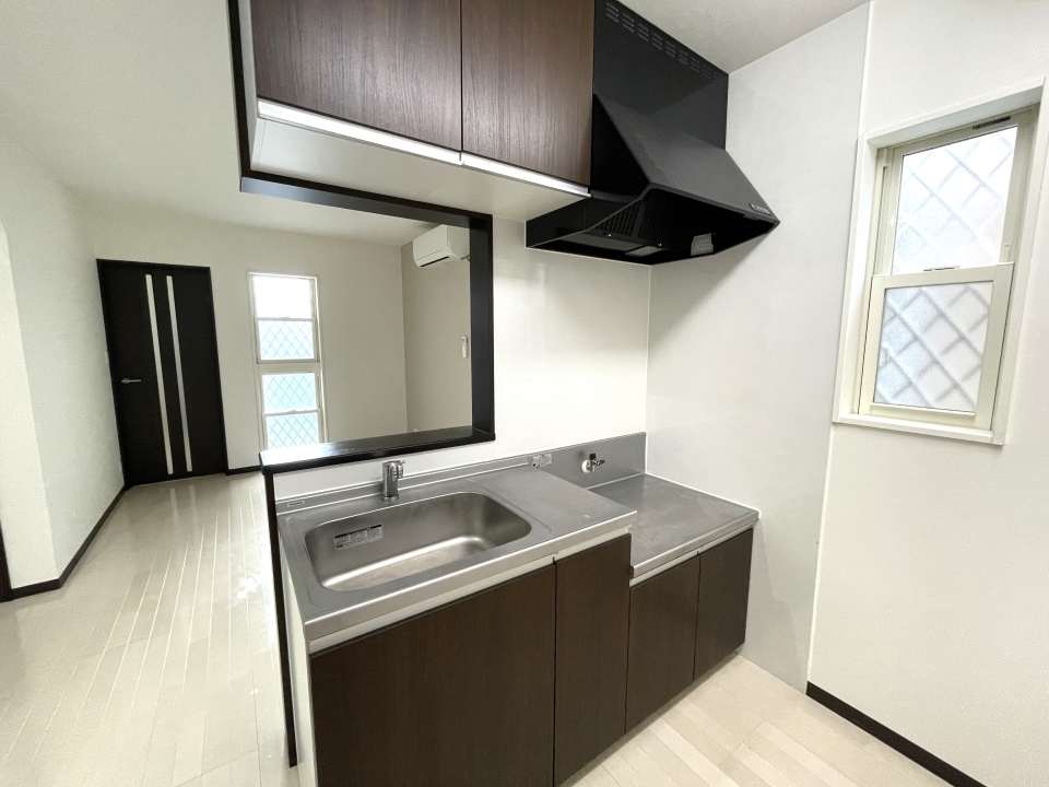 人気の対面キッチン！LDKを見渡せる！