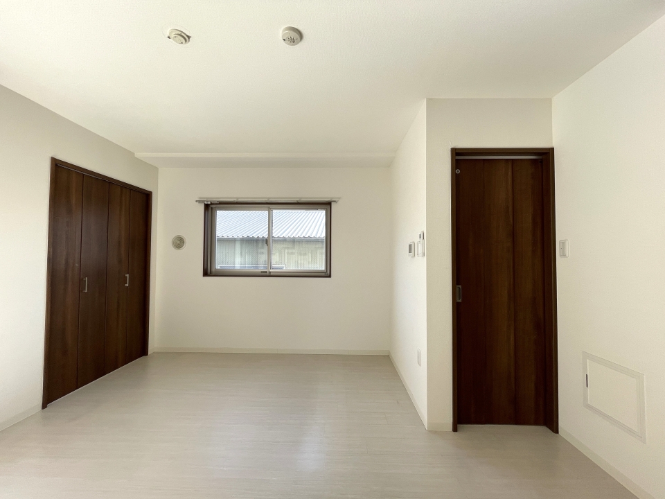 角部屋なので窓が2つあり明るい