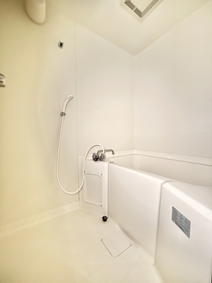 浴室。 　※写真明るく加工しております。