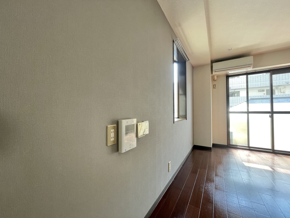 TVモニターホンの位置が絶妙に低い。