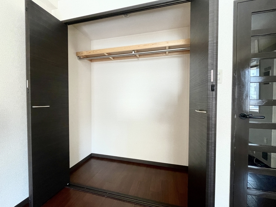 クローゼットは大きめ。