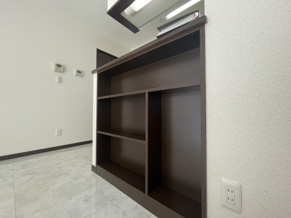 LDK側にもかわいい棚が付いてます。