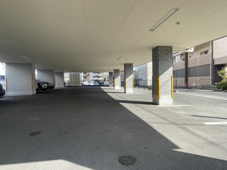 マンション下駐車場の様子