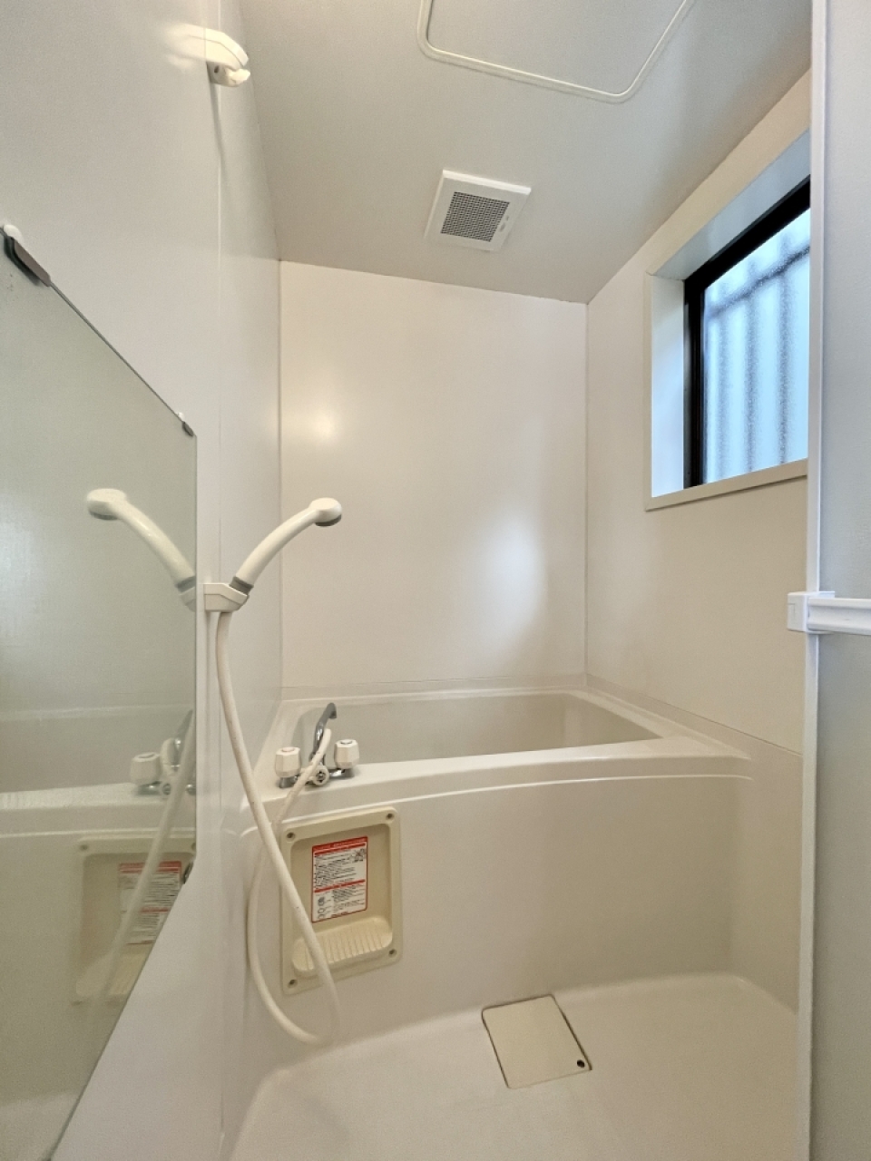 お風呂に換気窓があり嬉しい。