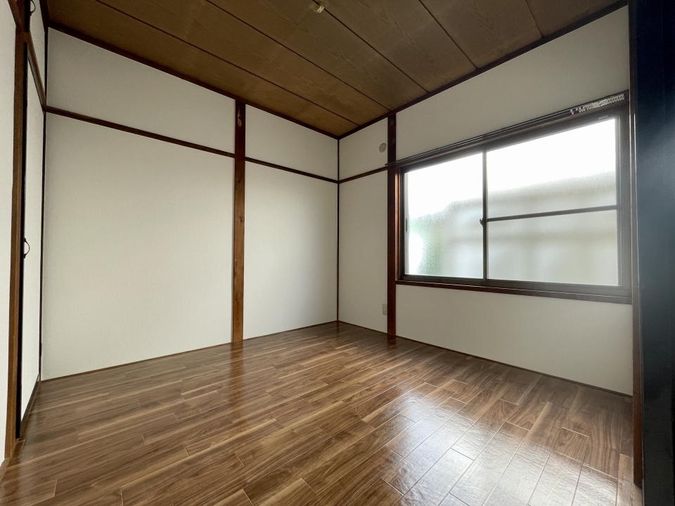 LDK横の4.5帖の洋室。