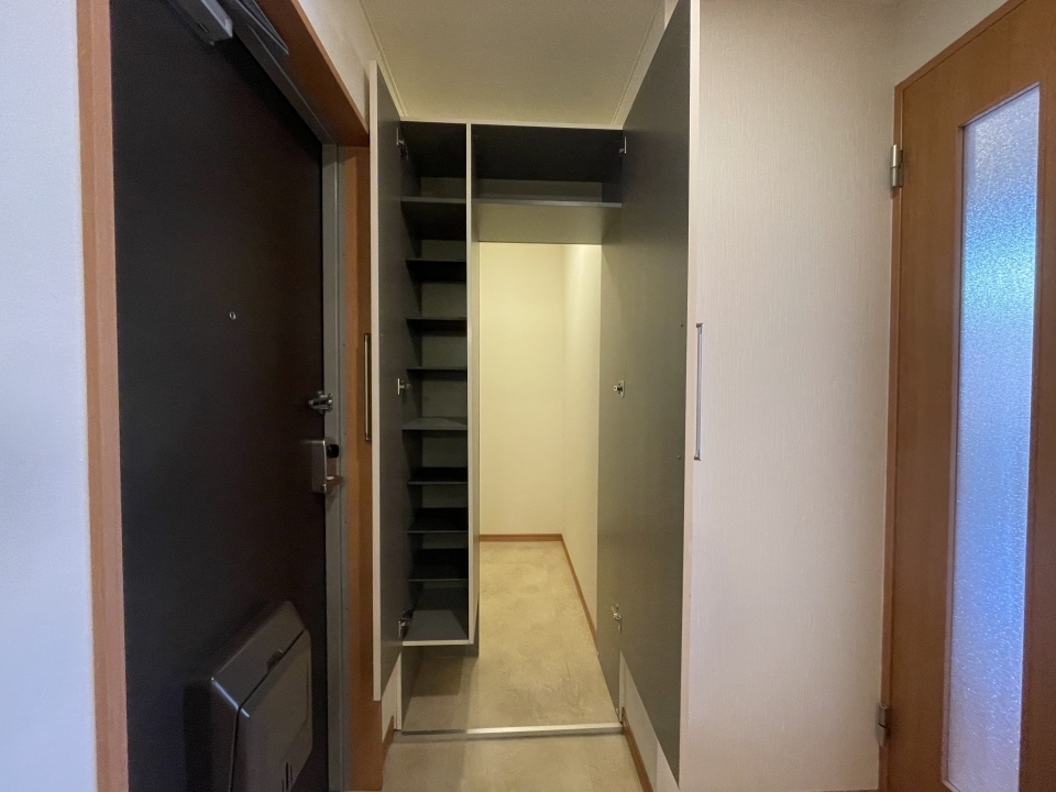 開けてみると、おやおや様子がおかしい、、、