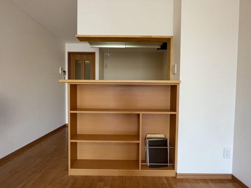 キッチン裏には収納！ここもしっかり活用